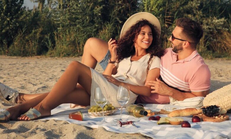 Six Ways to Find a Date while Traveling this Summer
