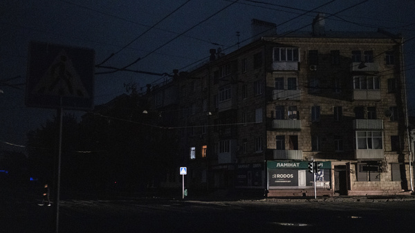 Russia hits back after Ukraine breaks through the east's front lines, causing outages