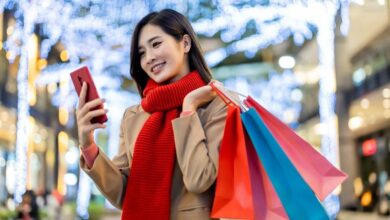 Smart holiday shopping tips to prevent big bills in January