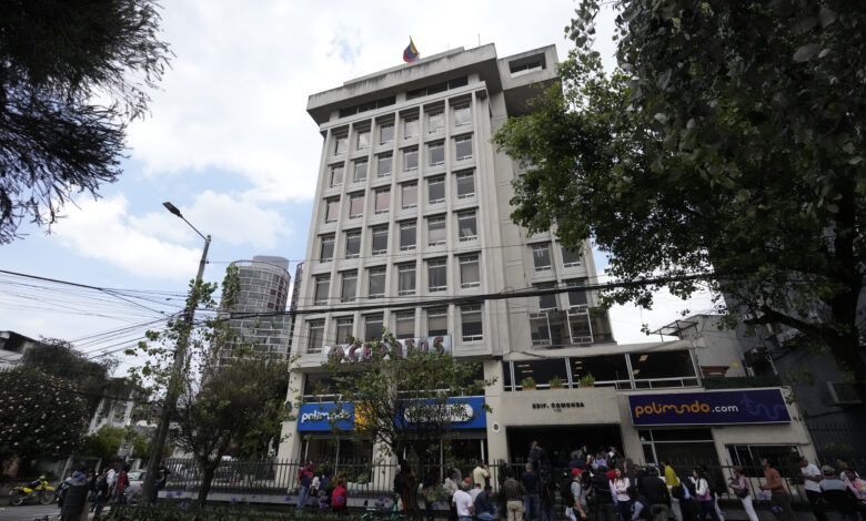 Venezuela orders the closure of its embassy in Ecuador