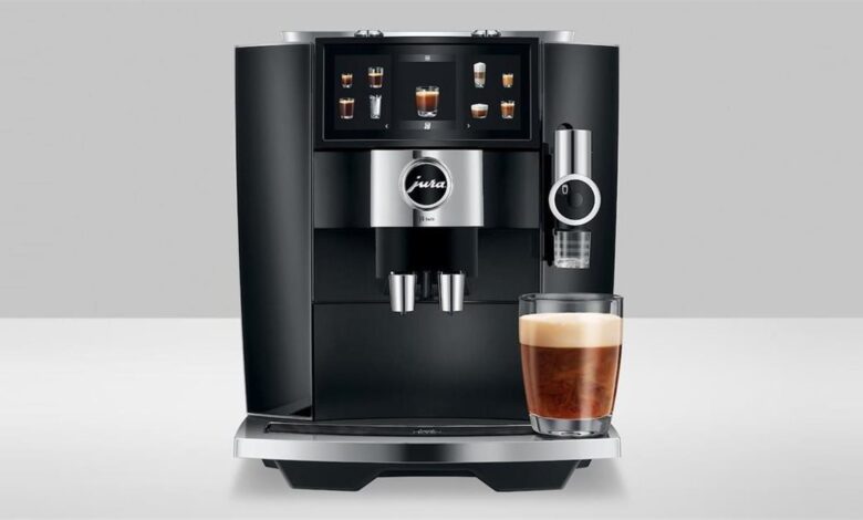 New JURA J8 twin makes coffee dreams come true with dual grinders, sweet foam function and more