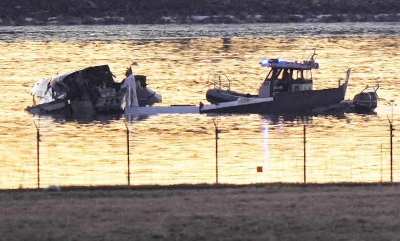 The Latest: Collision between passenger jet and Army helicopter near DC leaves no survivors