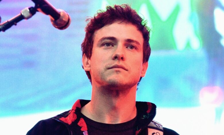 Andrew VanWyngarden Net Worth 2025: How Much Money Does He Make?